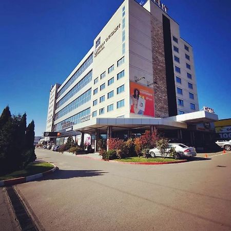 Hotel Elit Pernik Bagian luar foto