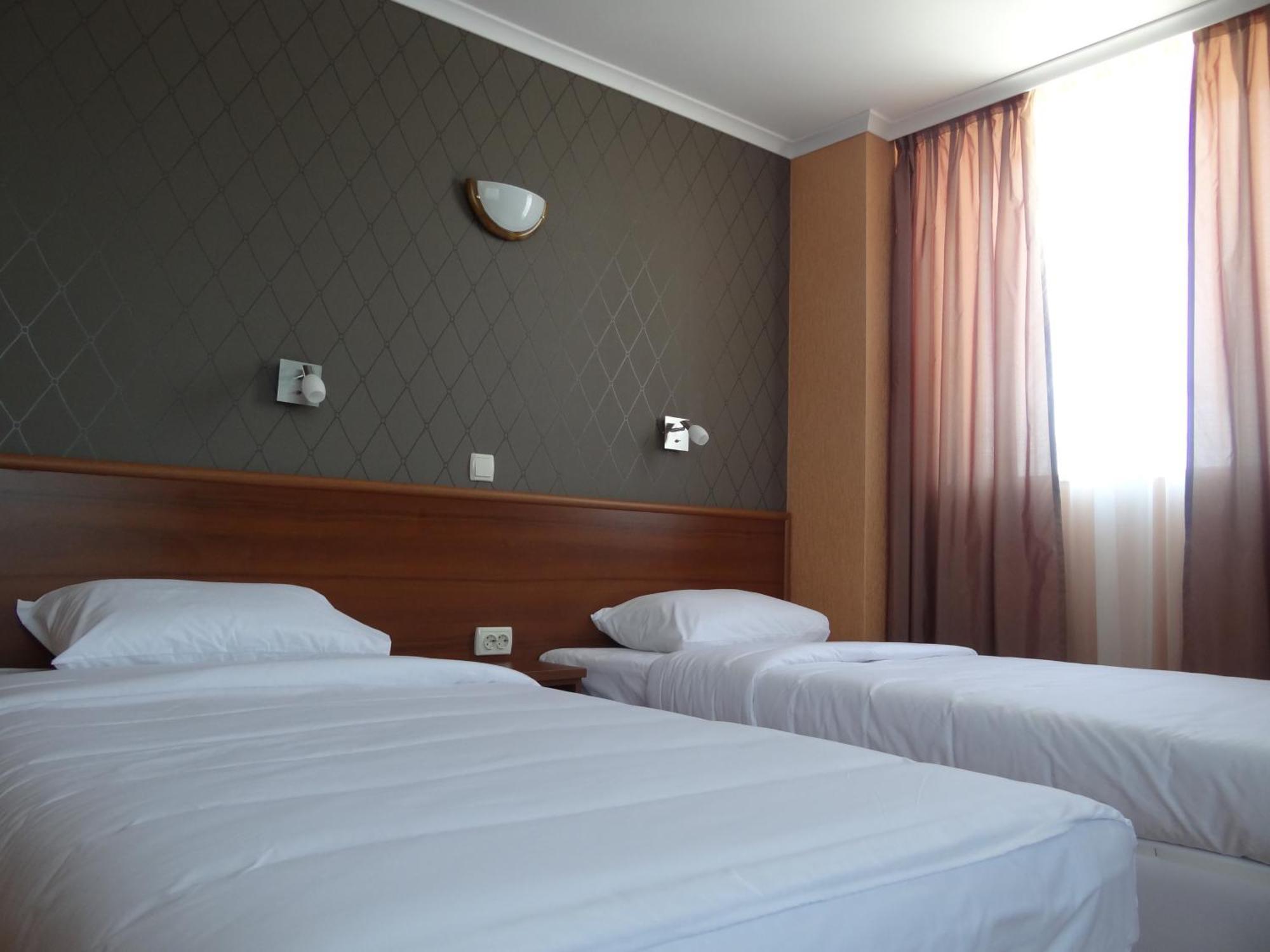 Hotel Elit Pernik Bagian luar foto