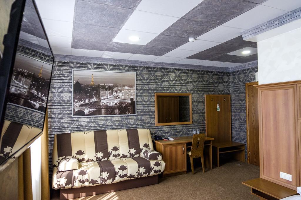Hotel Elit Pernik Bagian luar foto