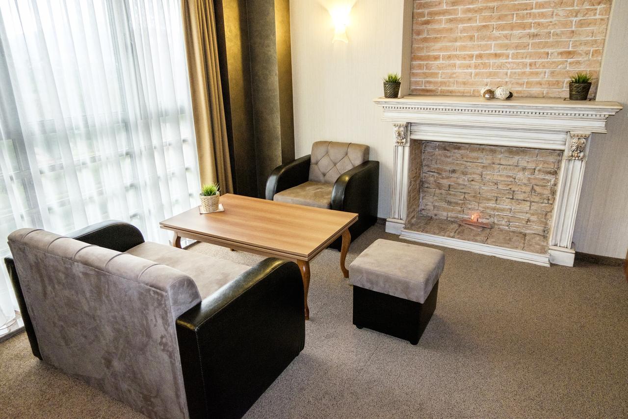 Hotel Elit Pernik Bagian luar foto